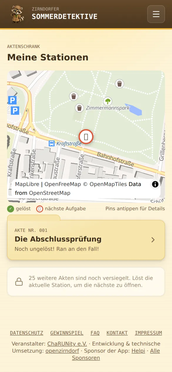 Die Seite „Meine Stationen“ mit Karte von Zirndorf, markierter nächster Aufgabe und versiegelten Akten.